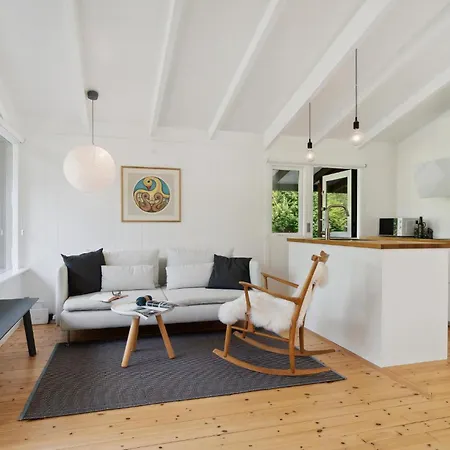 2 Bedroom Lovely In Сasa de vacaciones *