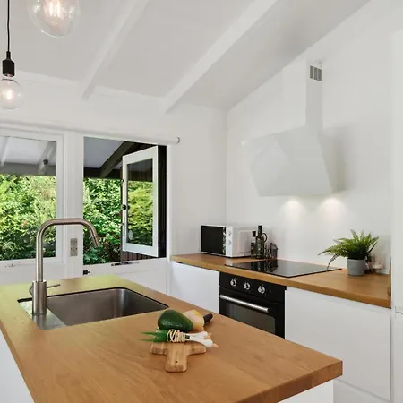 2 Bedroom Lovely In *